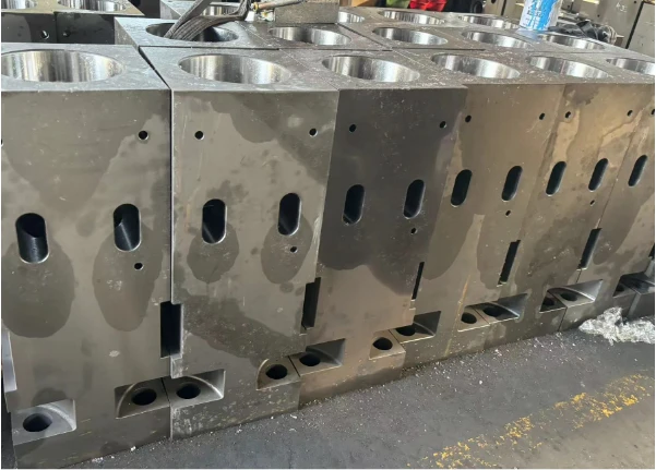 DQ Machinery Manufacturing Visokokvalitetni rezervni dijelovi Jack Hammer Prednja glava za Hb10g Hb15g Hb20g Hb30g Hb40g Hb50g