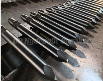 Maanshan DongQiang Machinery Manufacturing Visokokvalitetni rezervni dijelovi hidrauličkog čekića Dlijeto 135*1300 140*1300 Za HB20G SB81 SB100 SB121 SB131 SB151